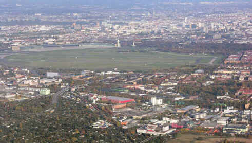 Bild:Gegenanflug Tempelhof.jpg